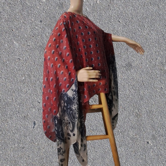 Accessories - Stylish Red and Blue Paisley Shawl